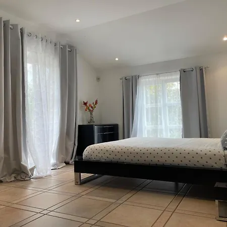 Villa Avec Piscine A Super Cannes *